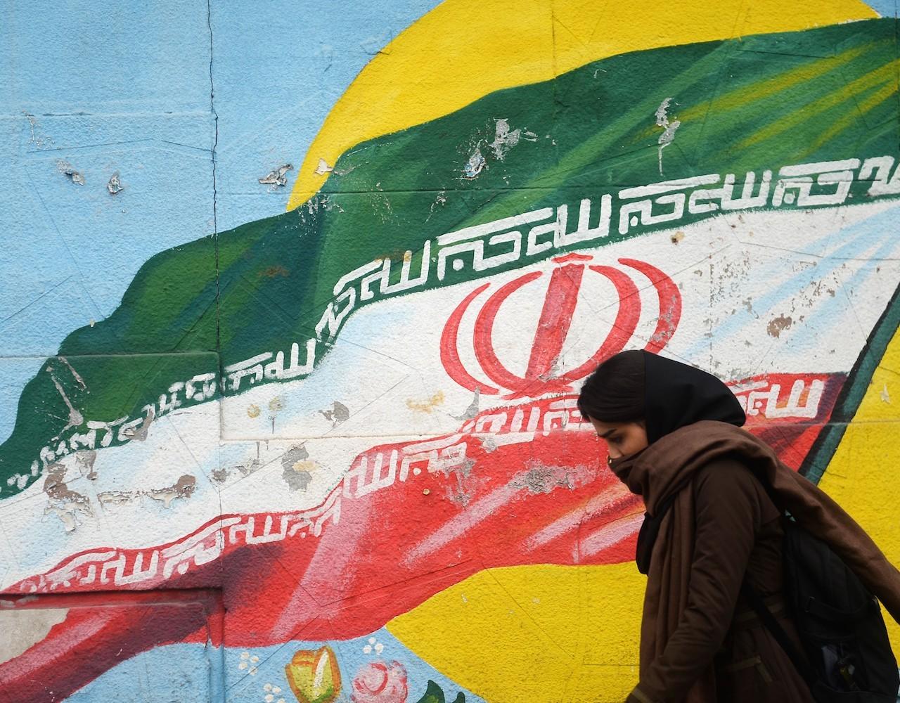 تحریم‌ها چگونه بر بازار هنر و کارکنان فرهنگیِ ایران تاثیر می‌گذارند
